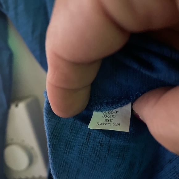 Solid lularoe long sleeve top - Picture 5 of 6